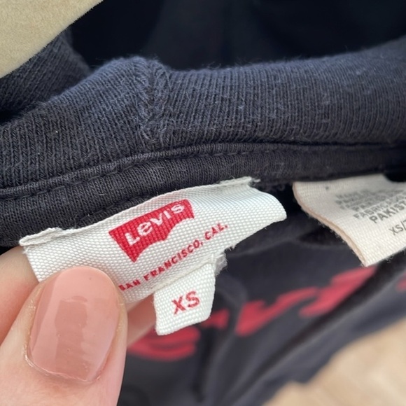 Levi’s Hoodie - Picture 2 of 2